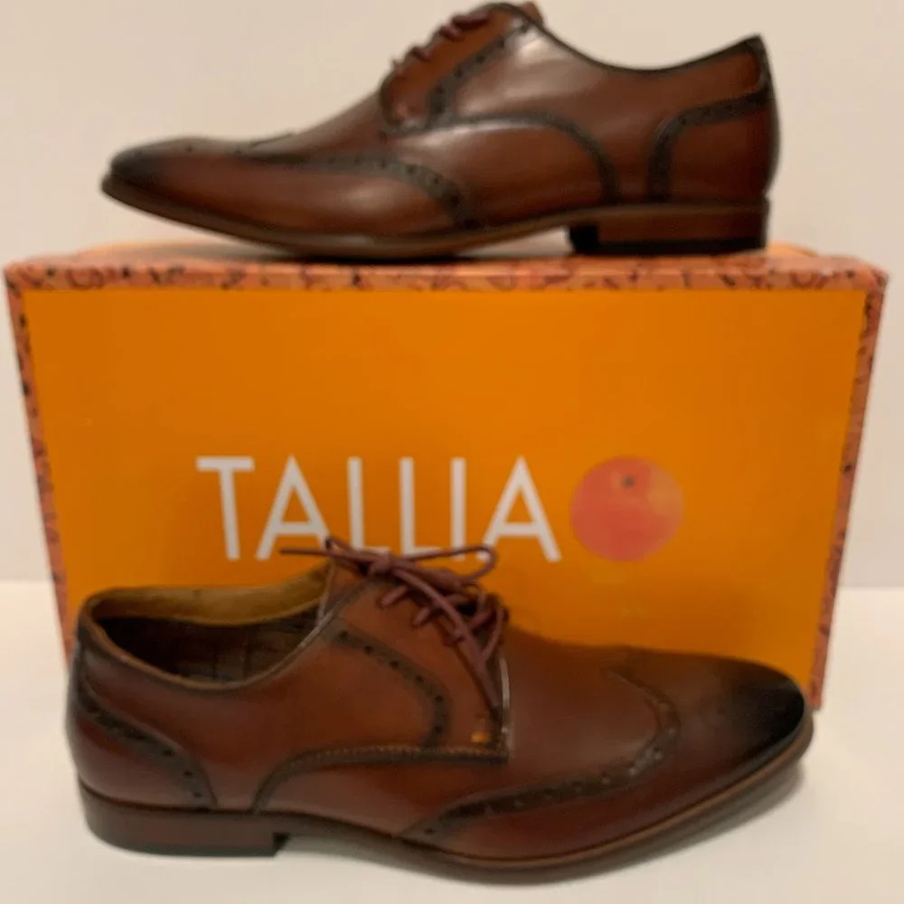 TALLIA Vitale Leather Wingtip Derby size: 9.5M - Picture 4 of 10